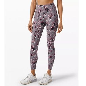 Lululemon Fast & Free Tight 25" 
Nulux Legging